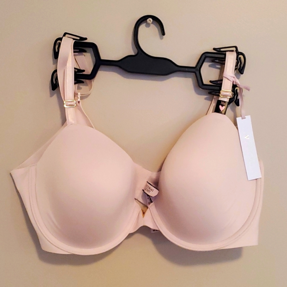 Victoria's Secret - LOVE CLOUD -NWT- Smooth Demi Bra - 38D